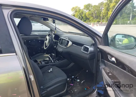 2019 Kia Sorento 2.4L Lx from USA, damaged, VIN 5XYPG4A33KG534228